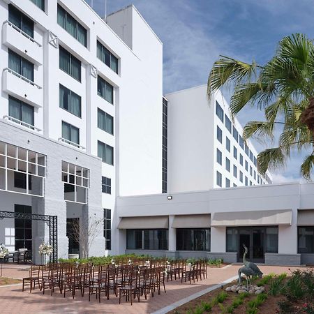 Отель Hilton New Orleans Airport Кеннер Экстерьер фото