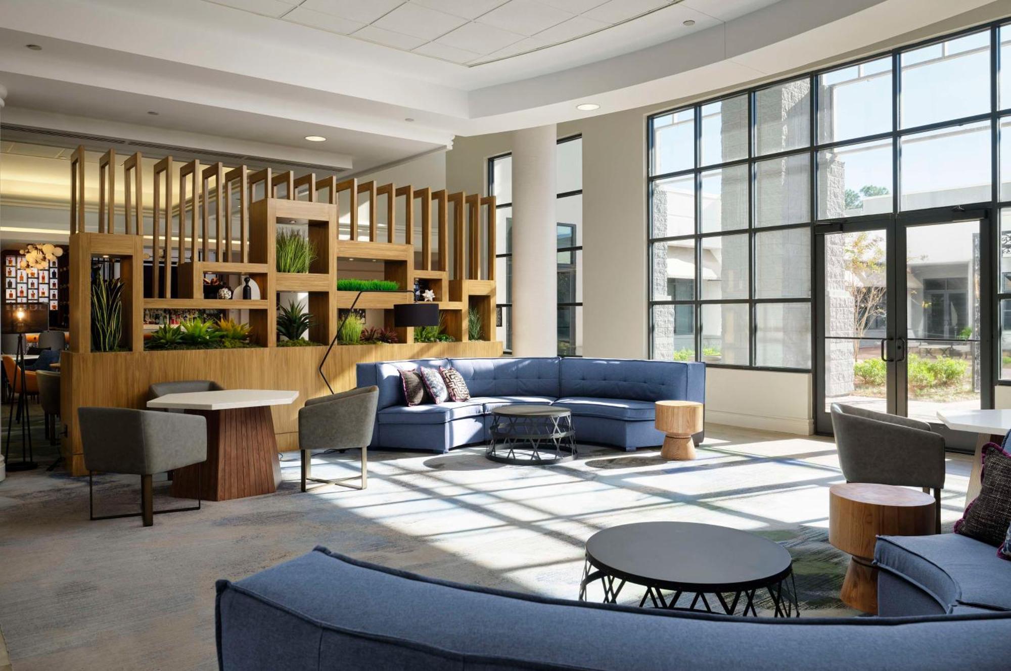 Отель Hilton New Orleans Airport Кеннер Экстерьер фото