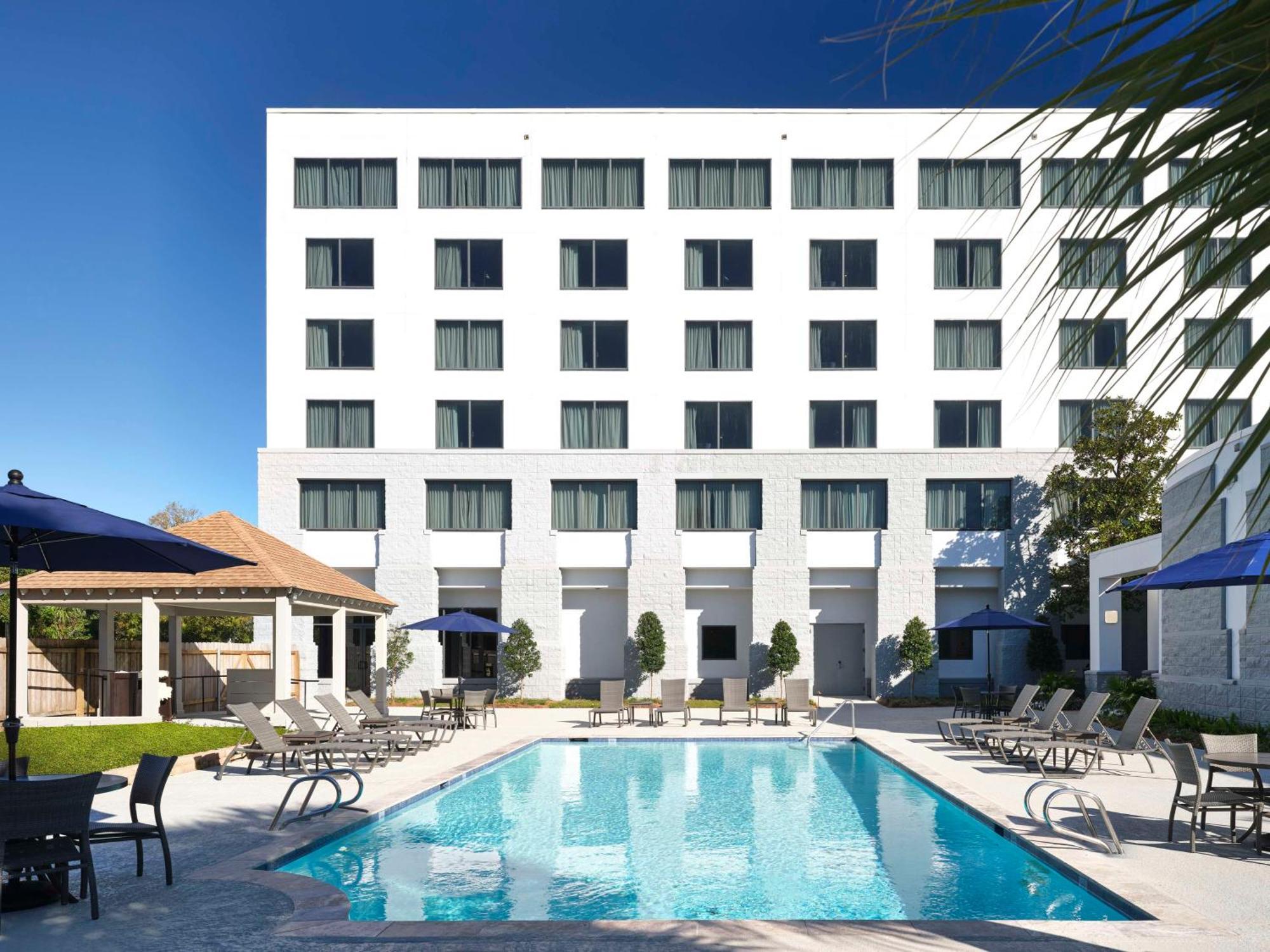 Отель Hilton New Orleans Airport Кеннер Экстерьер фото