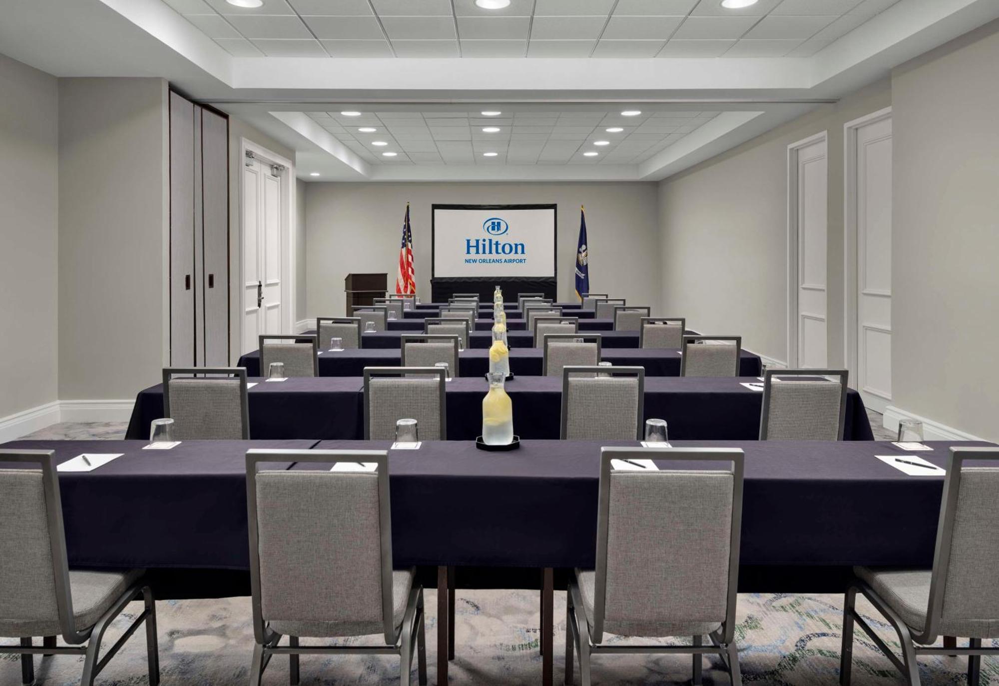 Отель Hilton New Orleans Airport Кеннер Экстерьер фото