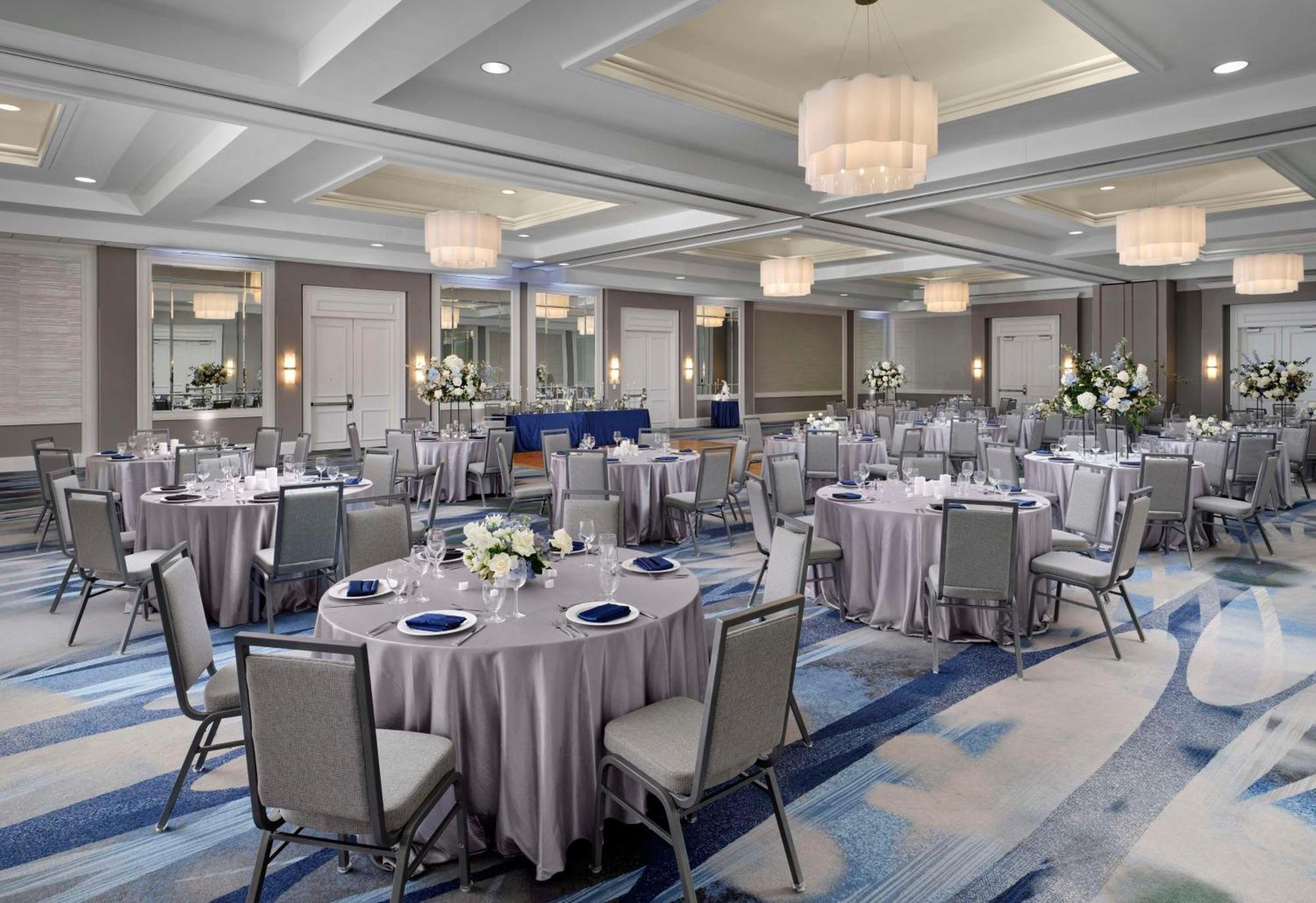 Отель Hilton New Orleans Airport Кеннер Экстерьер фото